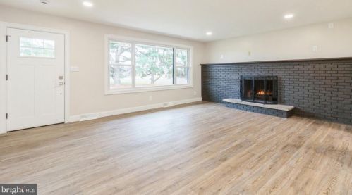 891 Kings Hwy, Pilesgrove NJ  08098-5456 exterior