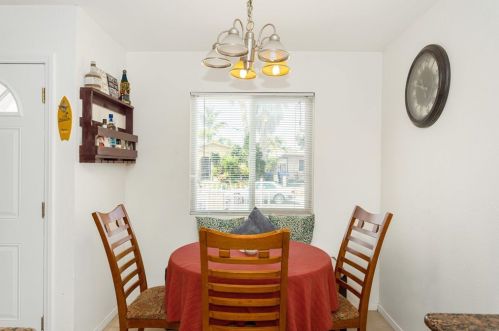 288 Lustrosos St, Oceanside CA  92057-5237 exterior