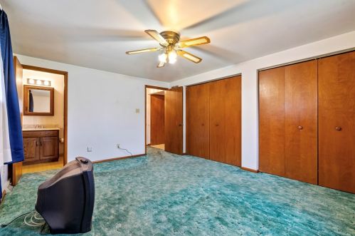 207 Hazel St, Zelienople PA  16063-1012 exterior