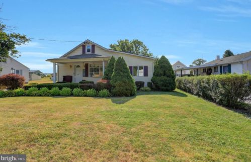8952 Pineville Rd, Lees Cross Roads, PA 17257-9391