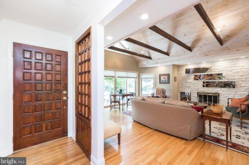 101 Meriden Dr, Hockessin, DE 19707-1704