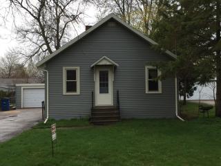 1245 Sherrin St, Oshkosh WI  54904-8412 exterior