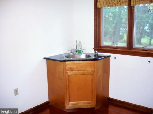 18 Crossley Dr, Dover DE 19901-5801 exterior