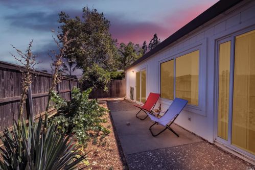 1310 Hawthorne Ct, Liberty Farms, CA 95620-3232