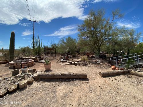 3811 Bilby Rd, Tucson AZ 85706-4506 exterior