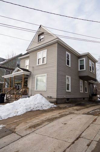 12 Courtland St, Nashua NH  03064-2134 exterior
