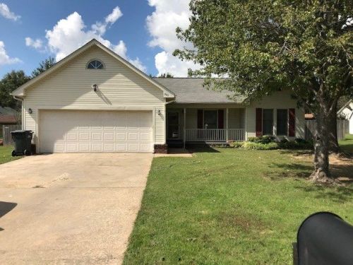 303 Hunters Ridge Dr, Jonesboro, AR 72404-8389