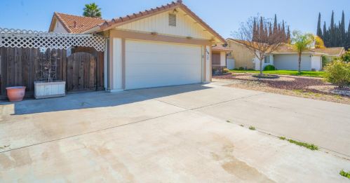 754 Meadowlark Ave, Los Banos CA  93635-3020 exterior