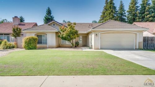6713 Tiber River Ln, Bakersfield, CA 93308-6605