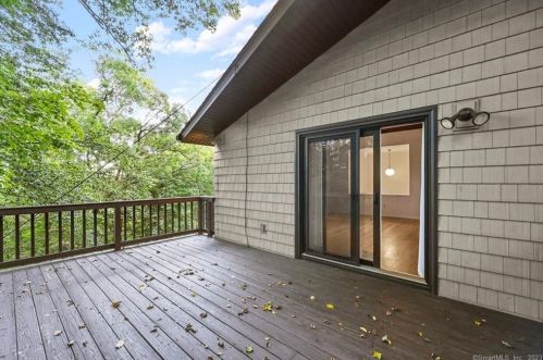 41 Elbow Hill Rd, Brookfield Center, CT 06804-1904
