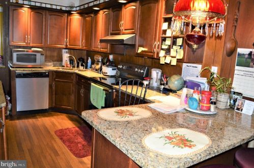 311 Baltimore Ave, Mount Holly Springs, PA 17065-1607