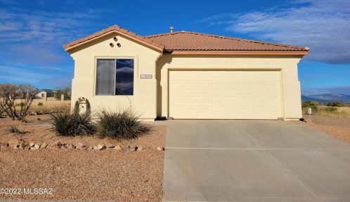 1689 Moonshadow Dr, Mescal, AZ 85602-7527