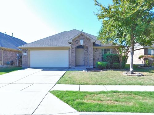 2112 Scott Creek Dr, Oak Point TX  75068-4863 exterior