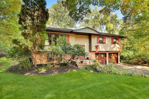9 Adams Ln, Airmont, NY 10901-7114