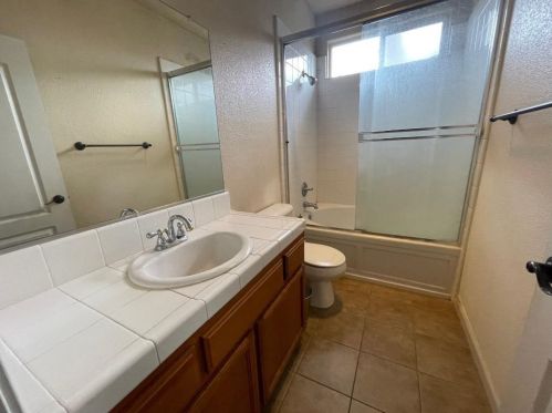 416 San Fernando Ct, Los Banos CA  93635-6451 exterior