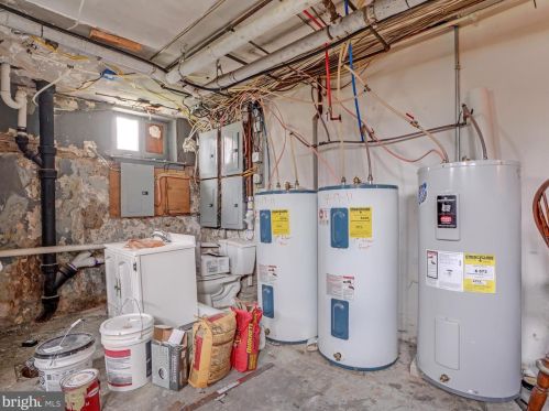 365 College Ave, Lancaster PA 17603-3319 exterior