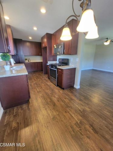 1424 Moreno Dr, Simi Valley, CA 93063-3153