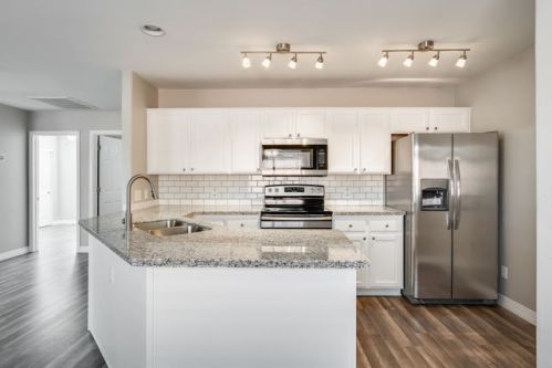 805 95th Dr, Tolleson, AZ 85353-1607