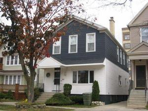 1524 Humboldt Ave, Milwaukee WI  53202-2110 exterior
