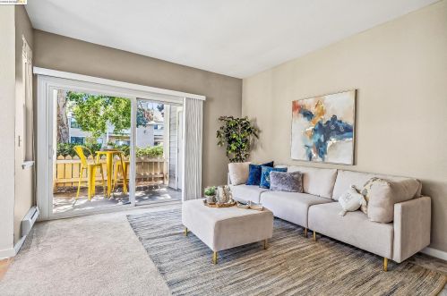 123 Lakeshore Ct, Richmond CA  94804-7422 exterior