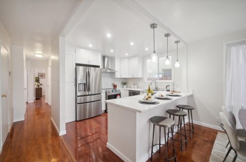 667 Skyline Dr, Daly City CA  94015-4622 exterior