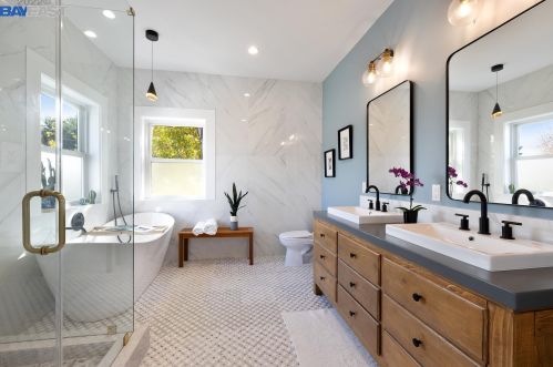 5926 Dover St, Oakland CA  94609-1426 exterior