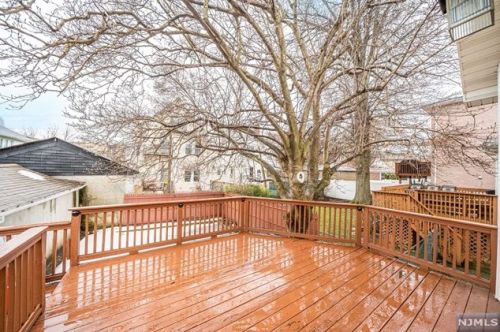 214 Columbus Pl, Cliffside Park NJ  07010-1006 exterior