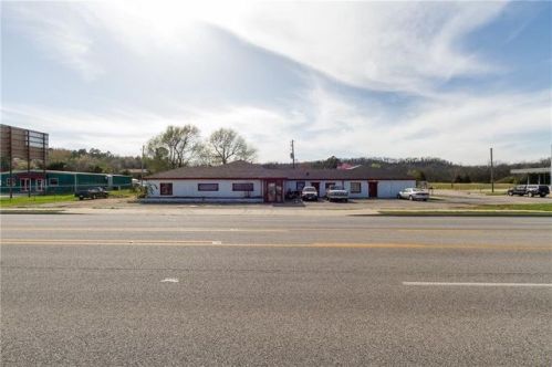 1037 Main Ave, Fayetteville, AR 72701-8803