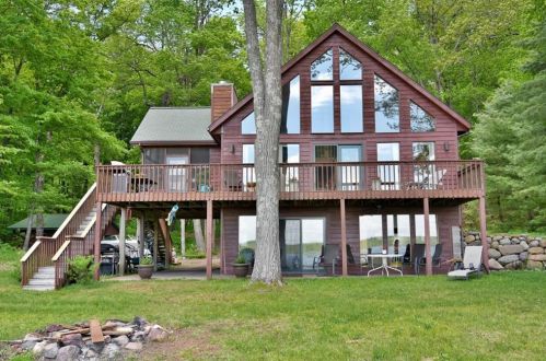 15732 Victory Heights Cir, Stone Lake, WI 54876-3062