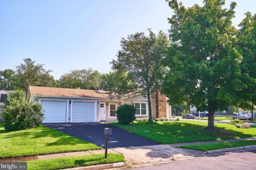 500 Kensington Pl, Herndon, VA 20170-5319
