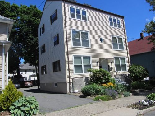 17 Herschel St, Lynn MA  01902-1208 exterior