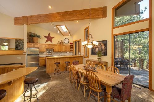 351 Skidder Trl, Truckee CA 96161-3928 exterior