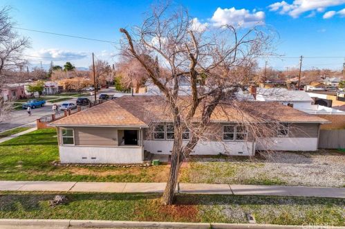 727 Oldfield St, Lancaster, CA 93535-3217