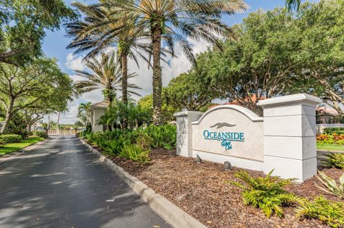 805 Island Club Sq, Vero Beach, FL 32963-5506