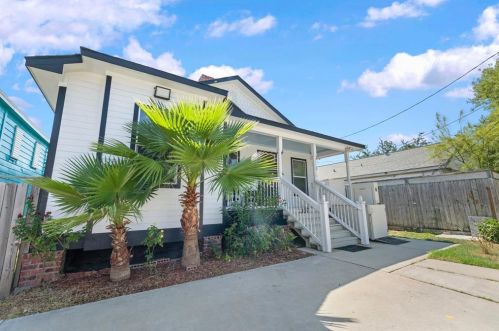 2107 54th St, Galveston TX  77551-5122 exterior