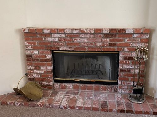 24421 Shadeland Dr, Santa Clarita CA  91321-3616 exterior