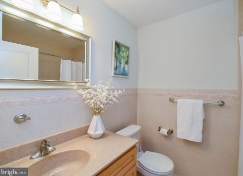 159 Windsor Ave, Southampton PA  18966-3333 exterior