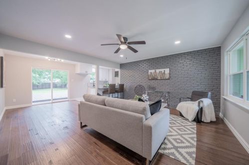 1606 Wisteria Way, Richardson TX  75080-3115 exterior