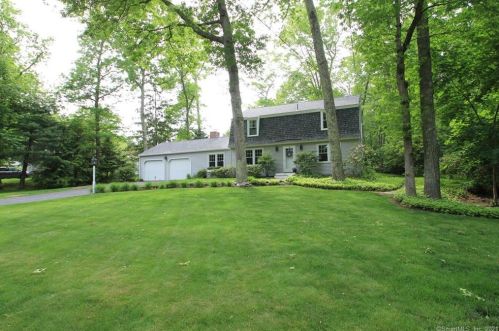 20 Cavasin Dr, East Lyme, CT 06333-1307