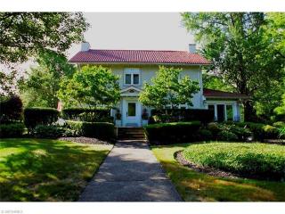 180 Aurora St, Hudson OH  44236-2955 exterior