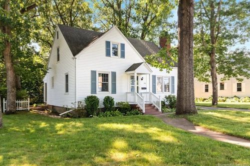 58 Turnbull Rd, Manchester, CT 06042-2833