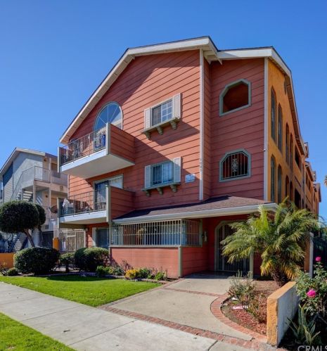 1061 Dawson Ave, Long Beach, CA 90804-3458