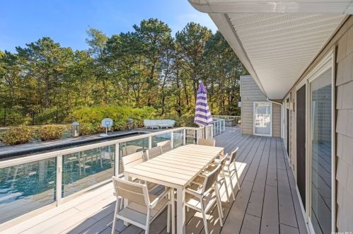 4 Honeysuckle Ln, East Quogue NY  11942-3624 exterior