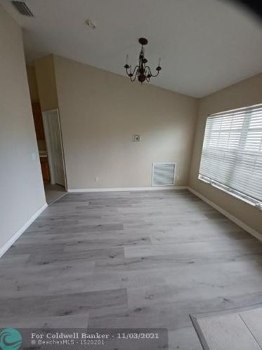 298 Carter Ave, Fort Pierce FL 34983-3006 exterior