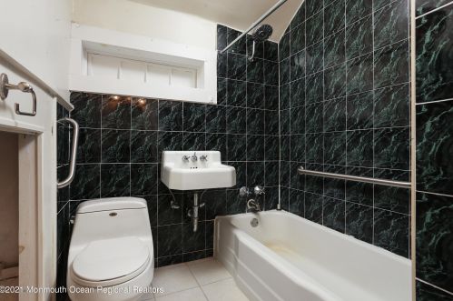 38 Mount Ave, Atlantic Highlands NJ  07716-1236 exterior