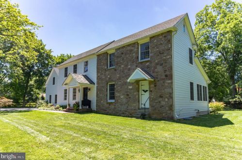 7 Townsend Rd, Yardley, PA 19067-3201