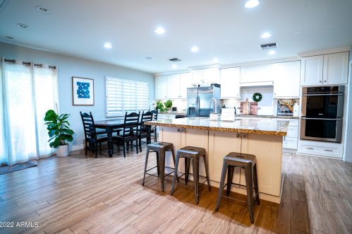 1827 Hampton Ave, Mesa, AZ 85204-6033