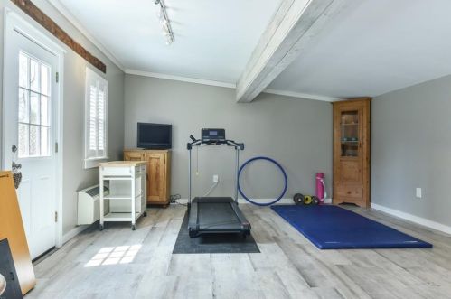 1463 Frenchtown Rd, Warwick RI  02818-1310 exterior