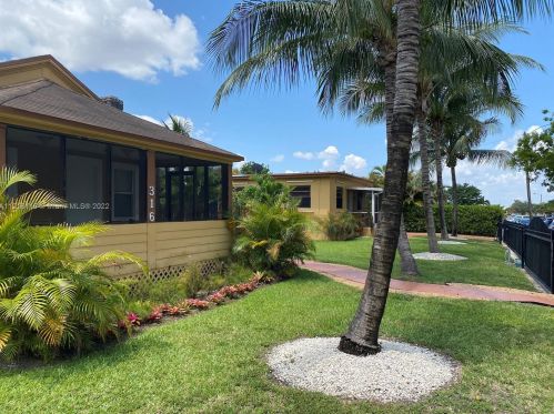 316 43rd St, Hialeah, FL 33013-2257