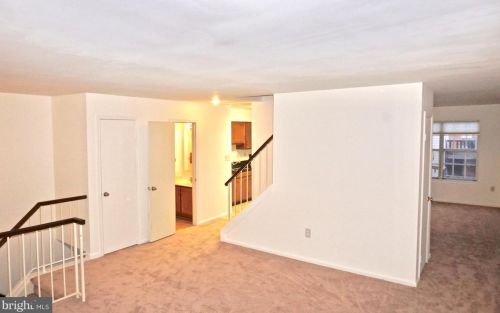 7863 Wintercress Ln, Springfield VA  22152-3844 exterior